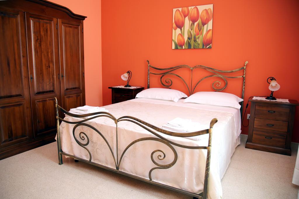 B&B Borgosolare Specchia Bagian luar foto